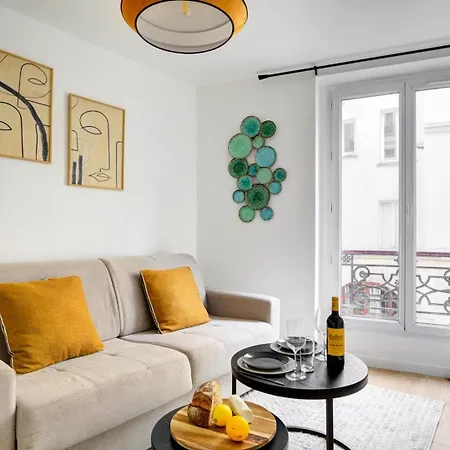 L Ecouffes Charme Secret Du Marais Parigi